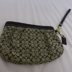 Vintage early 2000’s coach wristlet